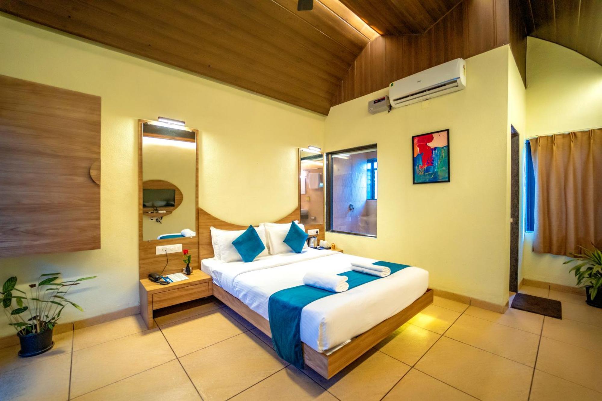 Eleven Petals Resort Nāgaon Exterior foto