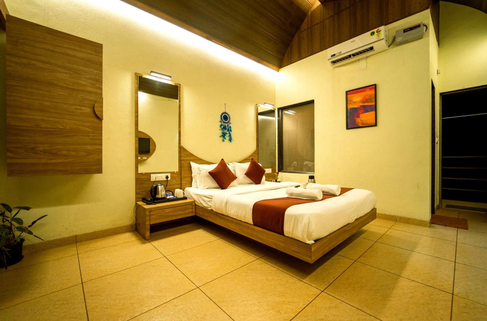 Eleven Petals Resort Nāgaon Exterior foto