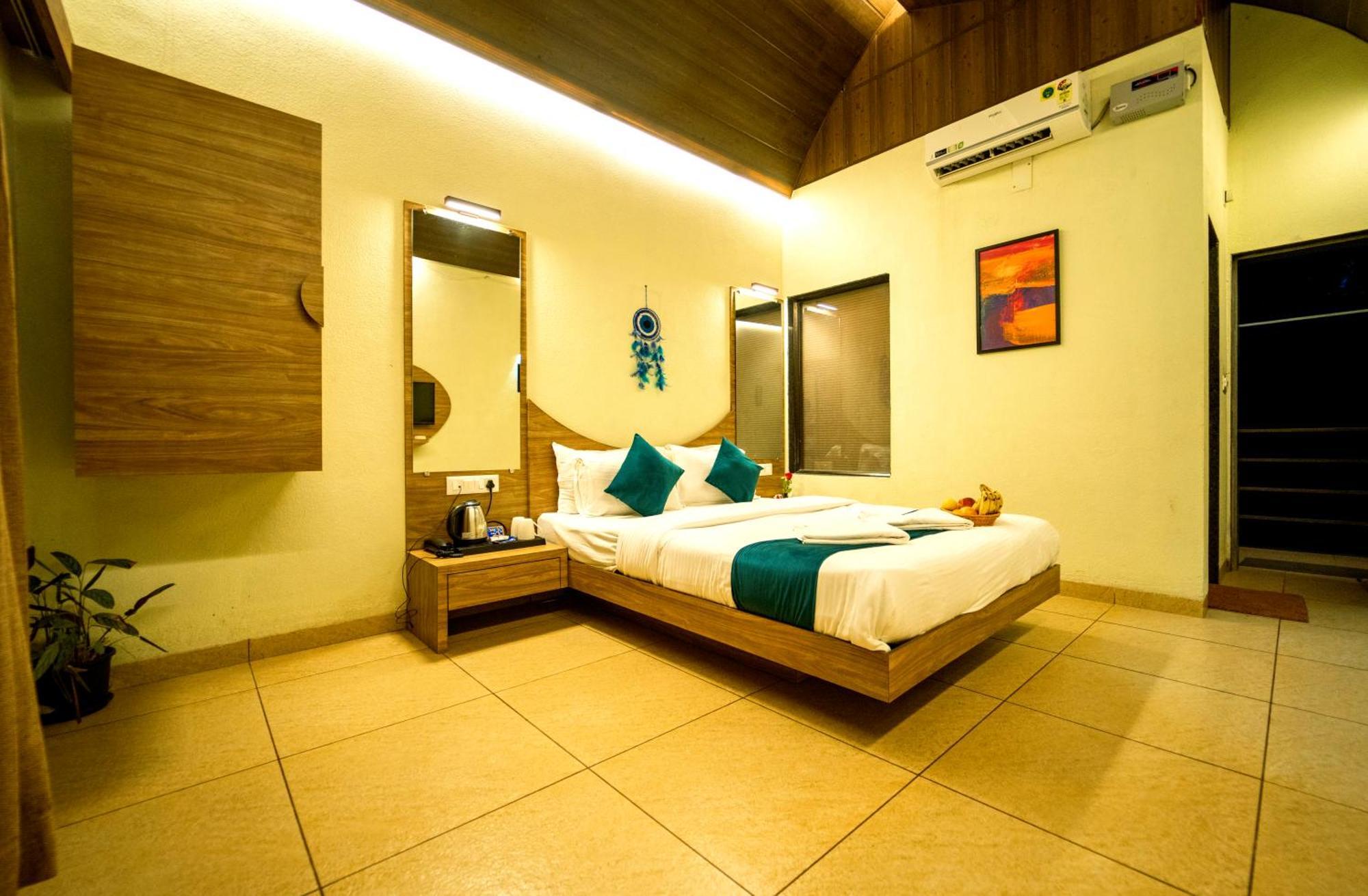 Eleven Petals Resort Nāgaon Exterior foto