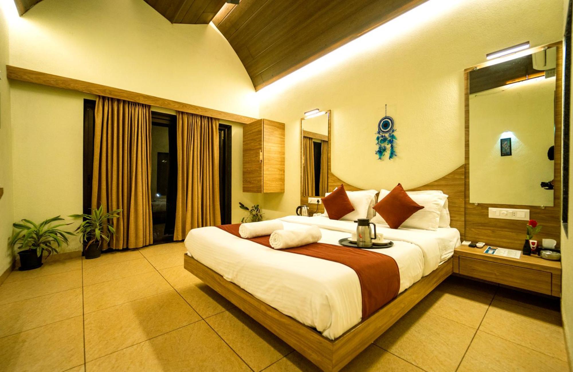 Eleven Petals Resort Nāgaon Exterior foto